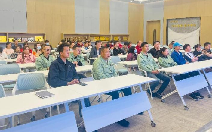 亿发官网_亿发(中国)
装饰开展全员消防培训演练 筑牢企业安全