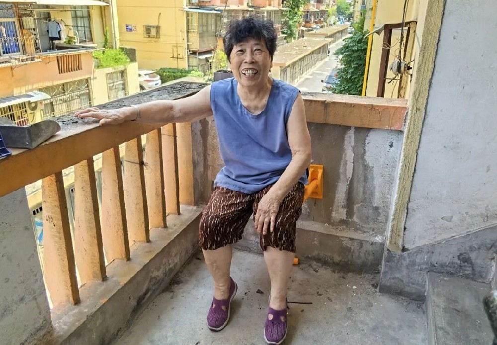 适老化改造新举措|亿发官网_亿发(中国)
集团为工人路社区添置便民休息椅