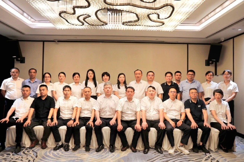 乘风破浪 向新而行｜亿发官网_亿发(中国)
集团2026年半年度会议圆满召开