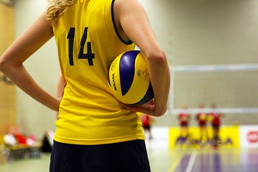 What clothes are typically worn to play volleyball?